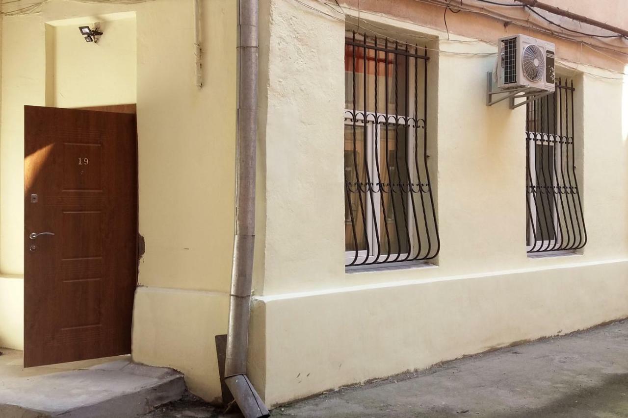 Apartment At Teodora Sqr Lviv Ngoại thất bức ảnh