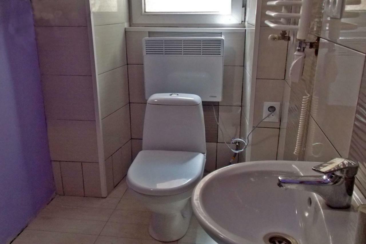 Apartment At Teodora Sqr Lviv Ngoại thất bức ảnh