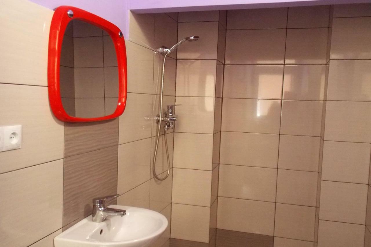 Apartment At Teodora Sqr Lviv Ngoại thất bức ảnh