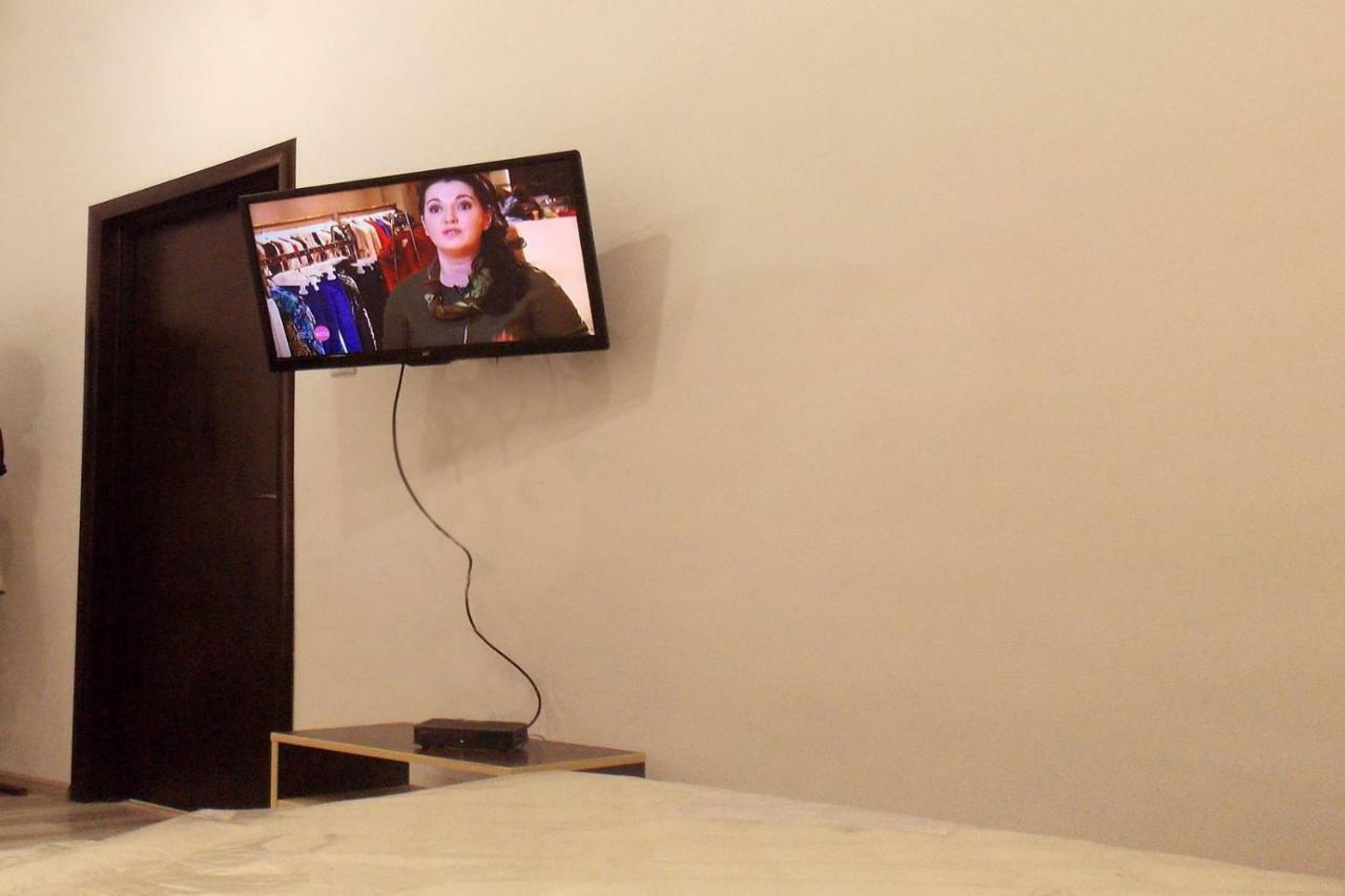 Apartment At Teodora Sqr Lviv Ngoại thất bức ảnh